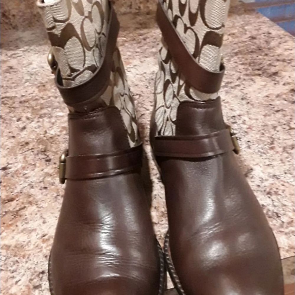 Coach boots